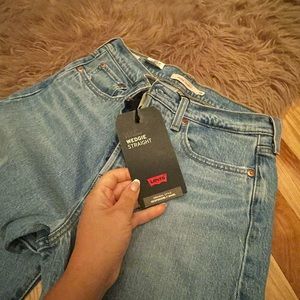 Levi’s wedgie straight 28